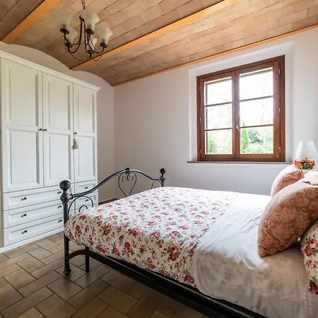 Altido Traditional Apt For 4 In The Heart Of Tuscany