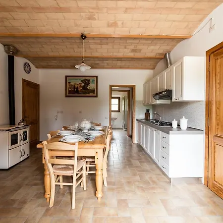Altido Traditional Apt For 4 In The Heart Of Tuscany Certaldo