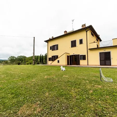 Apartment Altido Traditional Apt For 4 In The Heart Of Tuscany