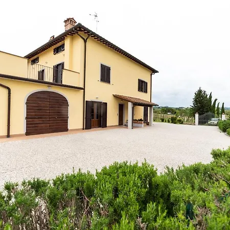 Altido Traditional Apt For 4 In The Heart Of Tuscany *
