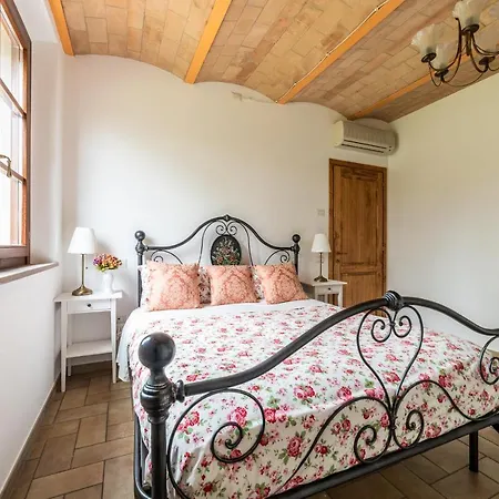 Altido Traditional Apt For 4 In The Heart Of Tuscany Apartment Certaldo
